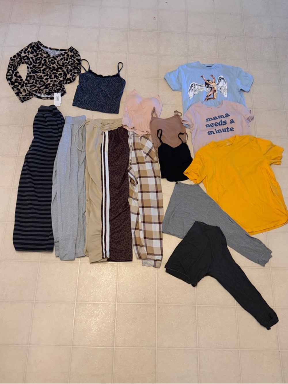 CLEARANCE Women's Bundle XS/S -14pcs